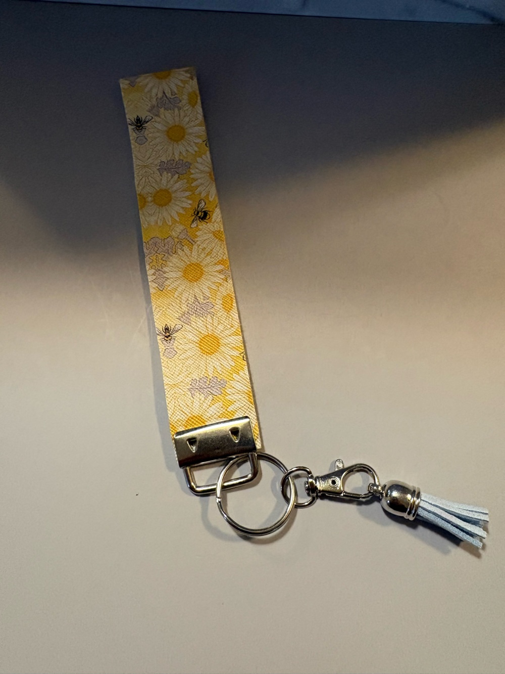 Floral Daisy & Bee Wristlet Keychain - Yellow